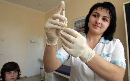 Украина на полгода остается без ряда вакцин: британский производитель объявил об ограничении поставок