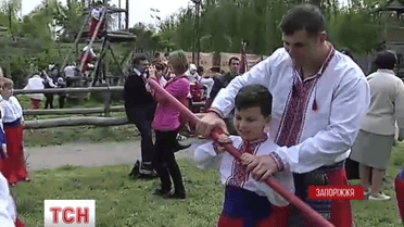 Великодні свята в Запоріжжі традиційно закінчили масовою бійкою