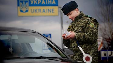Между Украиной и Россией временно ввели упрощенное пересечение границы