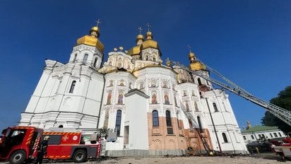 Момент "прилета" по Лавре - видео