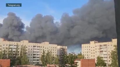 В российском Питере разгорелся масштабный пожар: видео