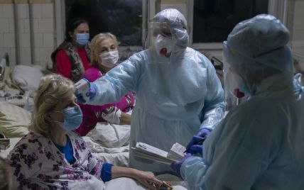 В українських лікарнях є запас захисних масок та костюмів на два місяці - МОЗ