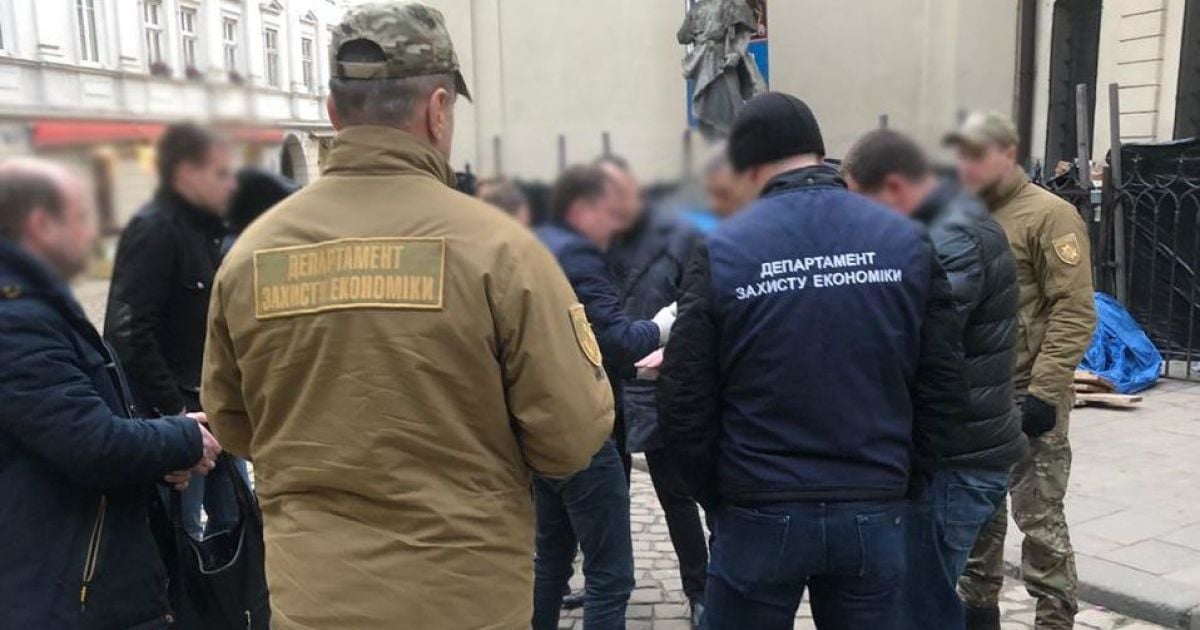 Високопосадовця мерії Львова затримали з "відкатом" за тендер