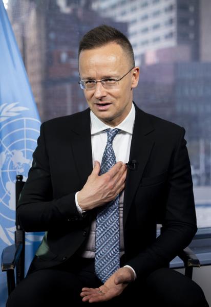 Петер Сийярто.