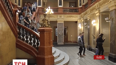 У Львівський театр опери прийшло 35 повісток