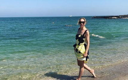 Открыла морской сезон: Катя Осадчая позировала на одесском пляже