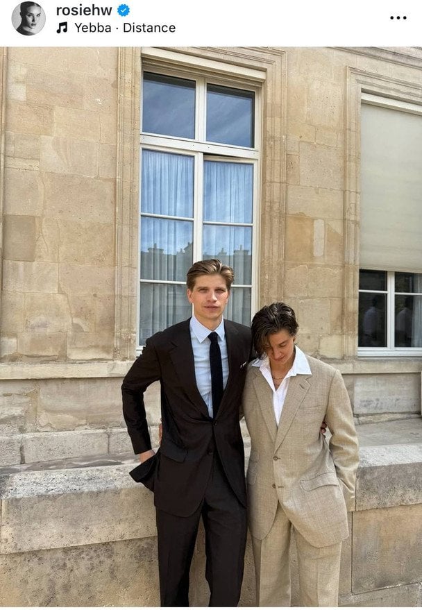 Тоби и Флоренс Рози Хантингтон-Уайтли  / © Instagram Рози Хантингтон-Уайтли