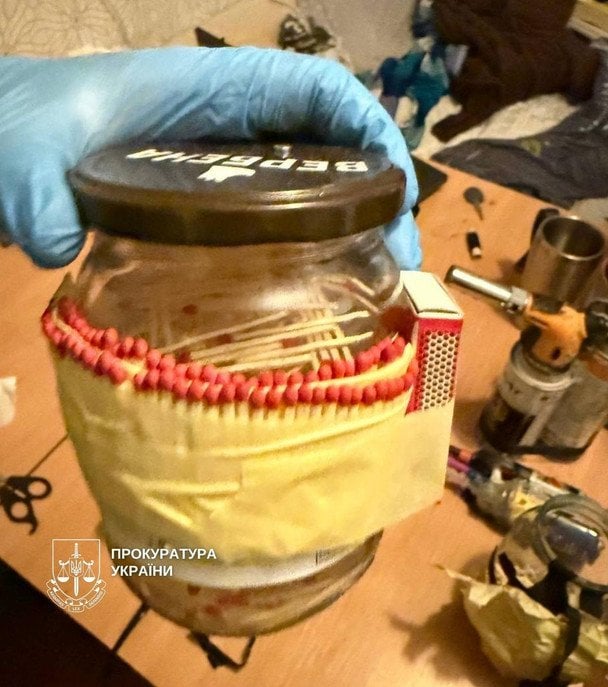 Ремонтник напал на пенсионерку
