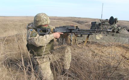 На Донбассе погиб украинский боец, еще двое получили ранения: военные ООС ответили боевикам