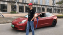 Мережу насмішило відео з Tesla Model 3, яку "ведуть" на повідку