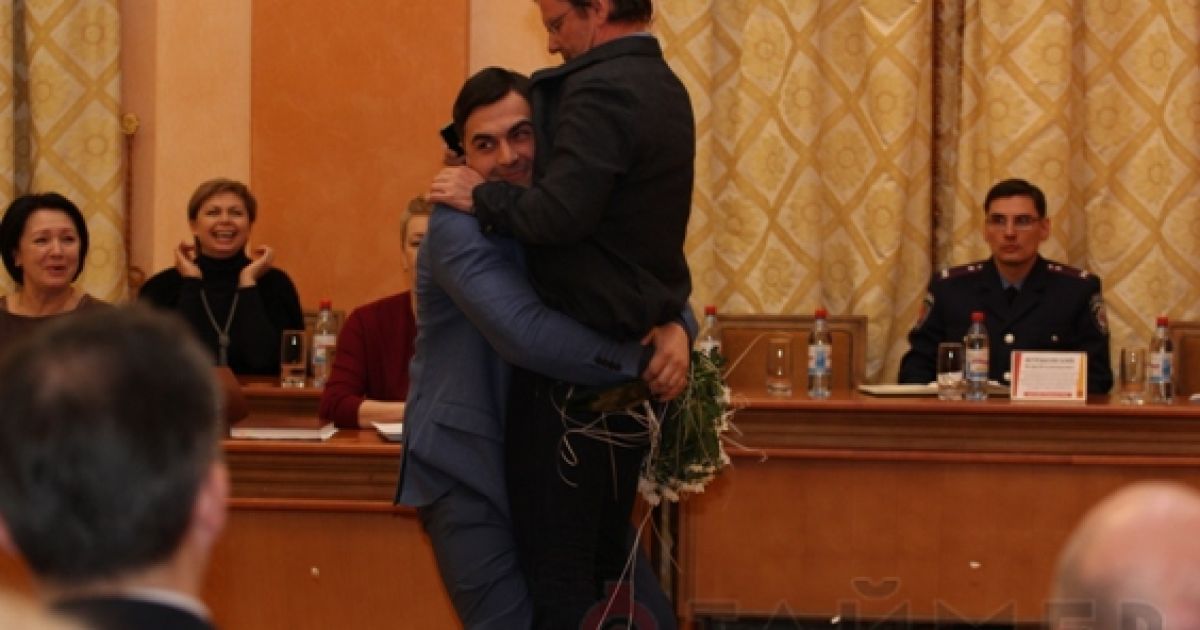 Боровик потребует $ 600 тыс за то, что его вынесли из зала