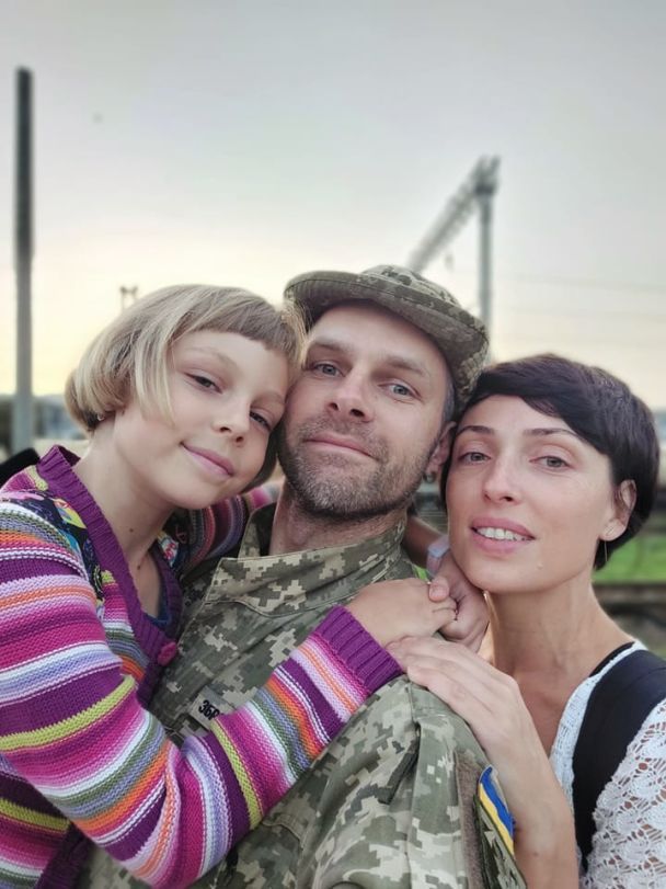 Віктор Онисько з дружиною та донькою / © facebook.com/olga.birzul