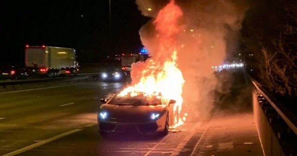 В Англії побачення на Lamborghini закінчилося вибухом