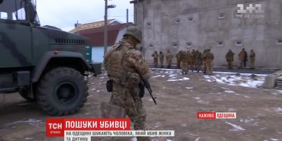 Бронетехніка та автоматичное зброя: у Грибівку почали приїздити правоохоронці