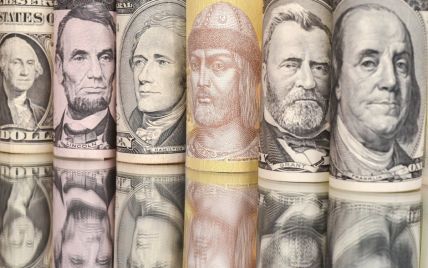 После выходных доллар и евро подорожали: курсы валют от Нацбанка и в обменниках 23 ноября