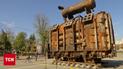 40-тонный «Орест» посреди Киева: ДТЭК открыл необычную арт-инсталляцию