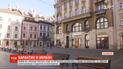 Майже всі заклади торгівлі, кафе та ресторани зачинились у Львові на карантин