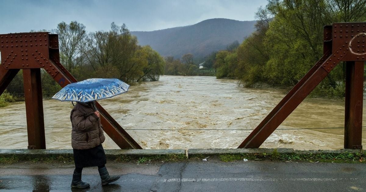 Закарпаття пішло під воду. Рівень води в річках піднявся на 6-8 метрів
