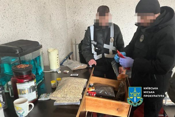 Заключенные организовали мошенническую схему из колонии / © Киевская городская прокуратура