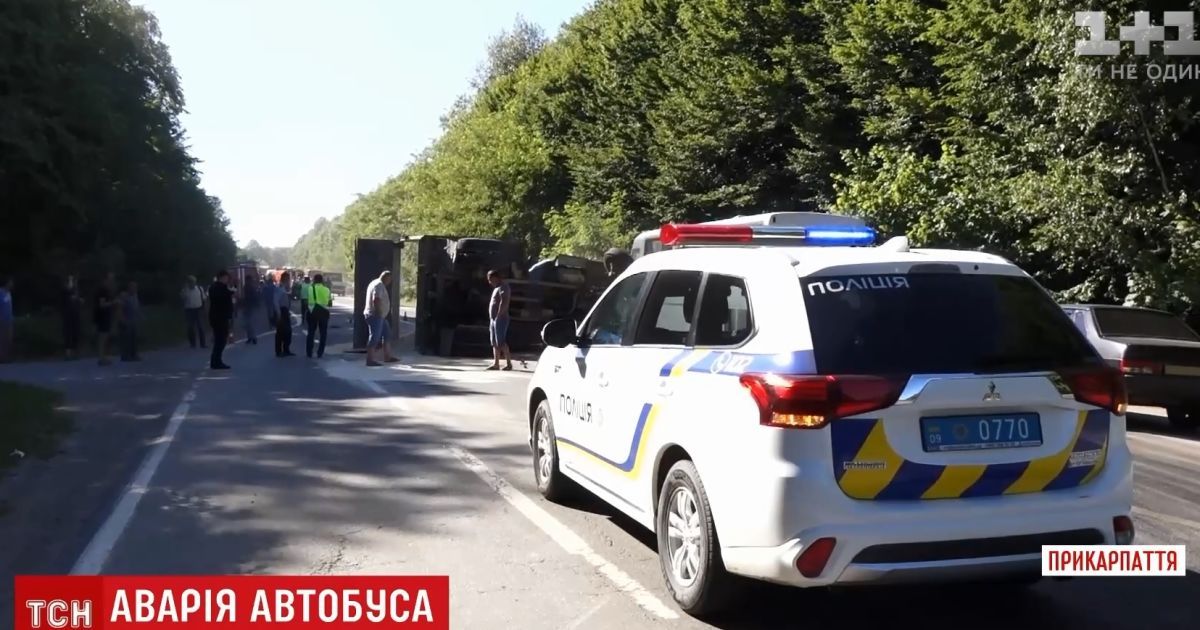 На Прикарпатье в смертельном ДТП перевернулись грузовик и автобус с людьми