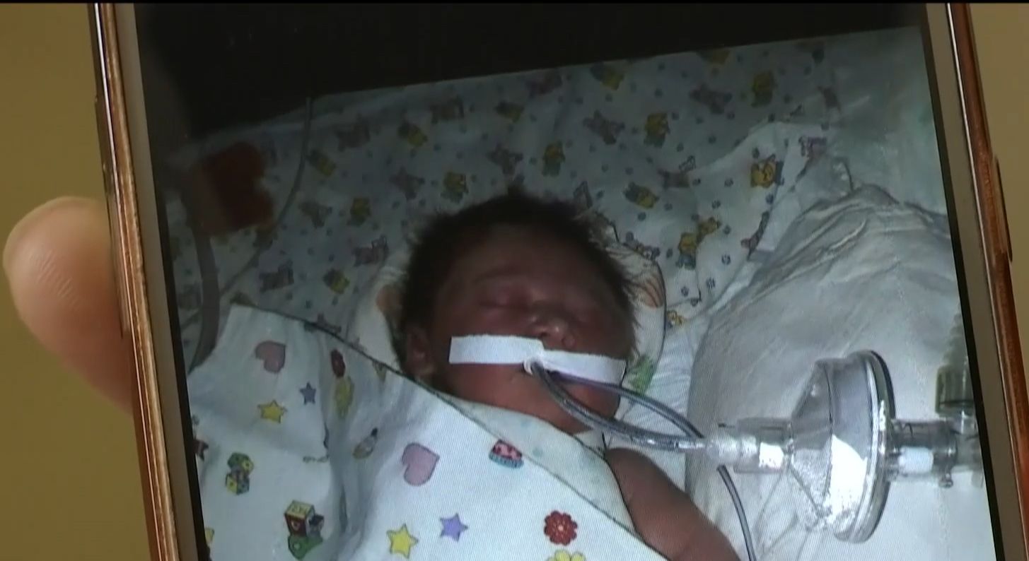На Харьковщине мать обвиняет врачей в смерти своего новорожденного сына
