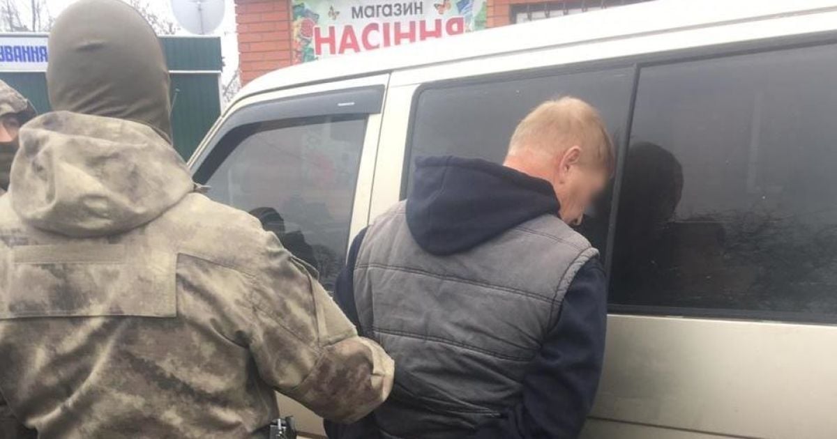 На Київщині озброєний пенсіонер МВС напав на поліцейських, визволяючи затриманого за розбій