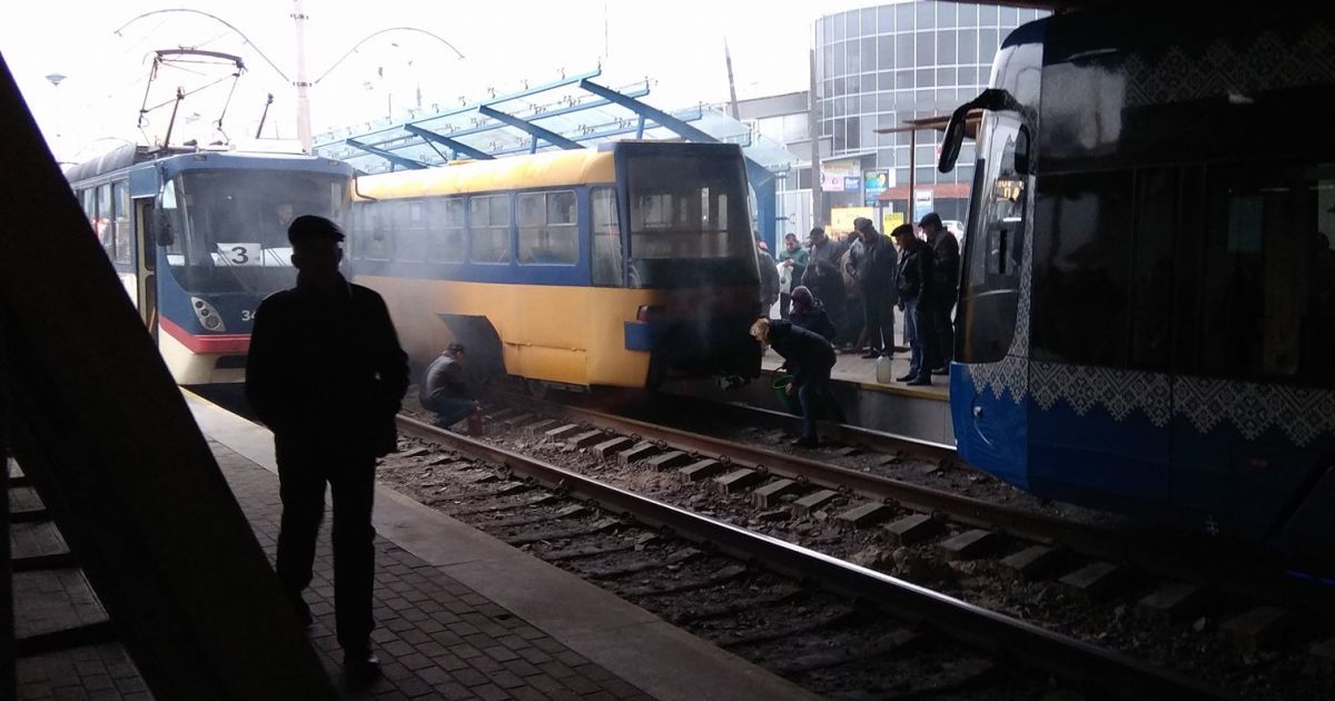 пожежа швидкісного трамвая в Києві / © Юлия Нетреба / Facebook