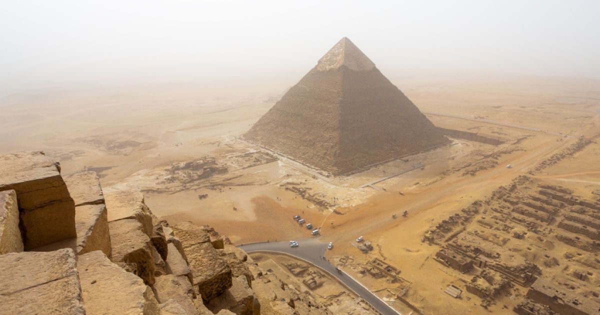 С вершины Великой пирамиды открываются великолепные пейзажи.