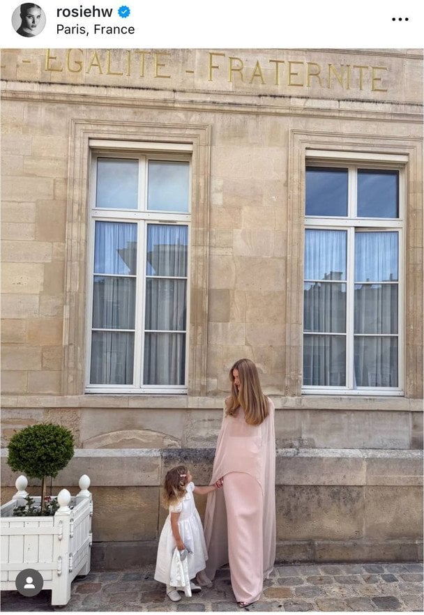 Рози Хантингтон-Уайтли с дочерью / © Instagram Рози Хантингтон-Уайтли