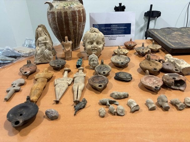 В Италии археологи раскопали нетронутую гробницу возрастом 2600 лет