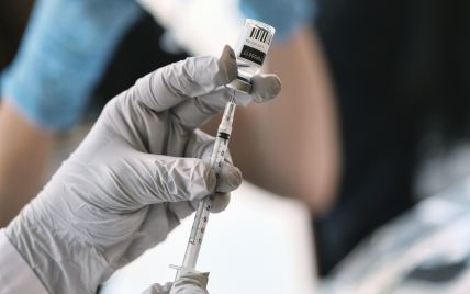 "Вірус нікуди не зник": імунолог розповів про темпи вакцинації в Україні