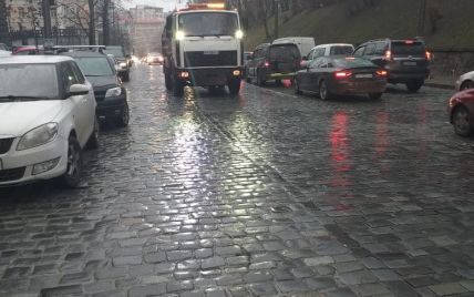 Київ скували передноворічні затори на дорогах