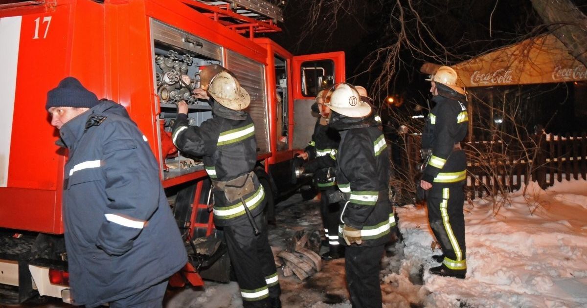 В Киеве в яхт-клубе вспыхнул пожар: повреждены три яхты