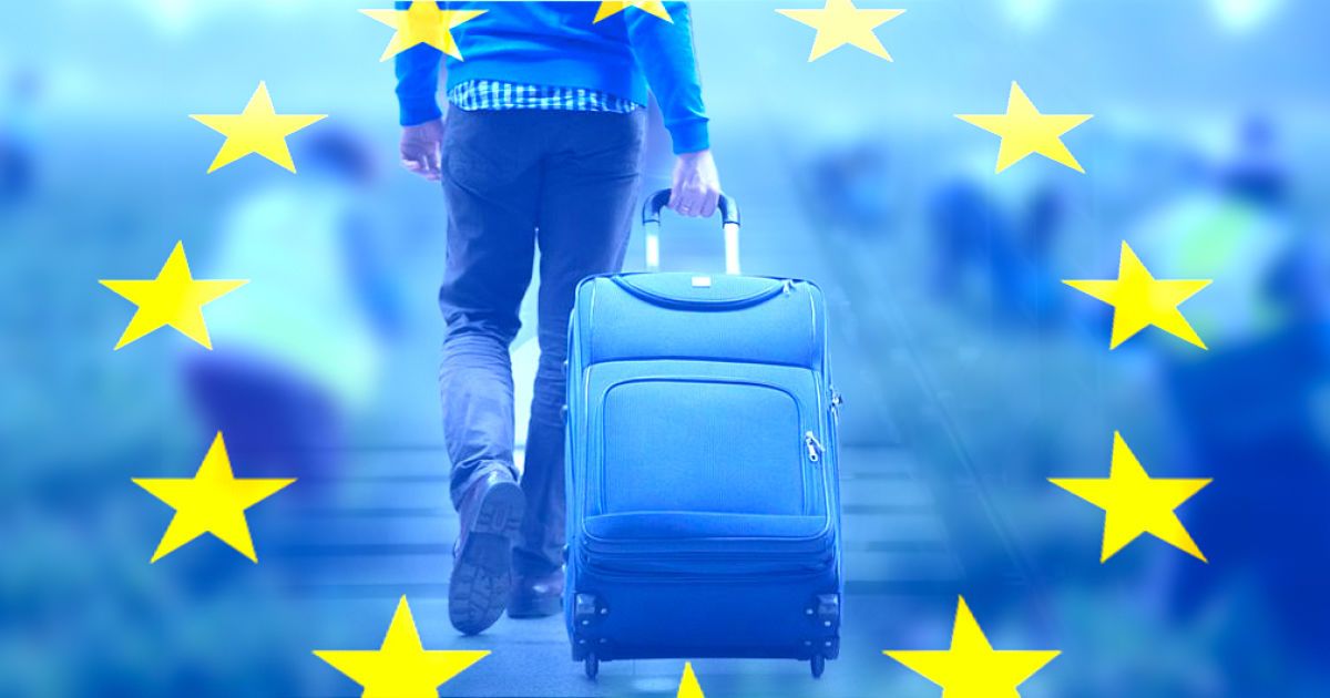 Скільки українців хочуть працювати за кордоном: результати соцопитування