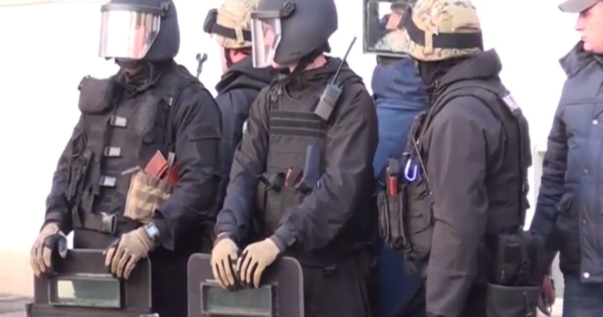 У столиці з&#039;явилися бронегрупи