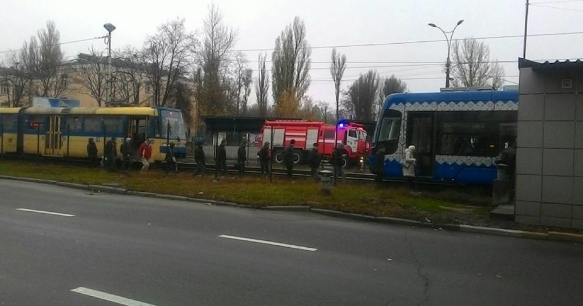 пожежа швидкісного трамвая в Києві_1 / © Николай Хандога / Facebook