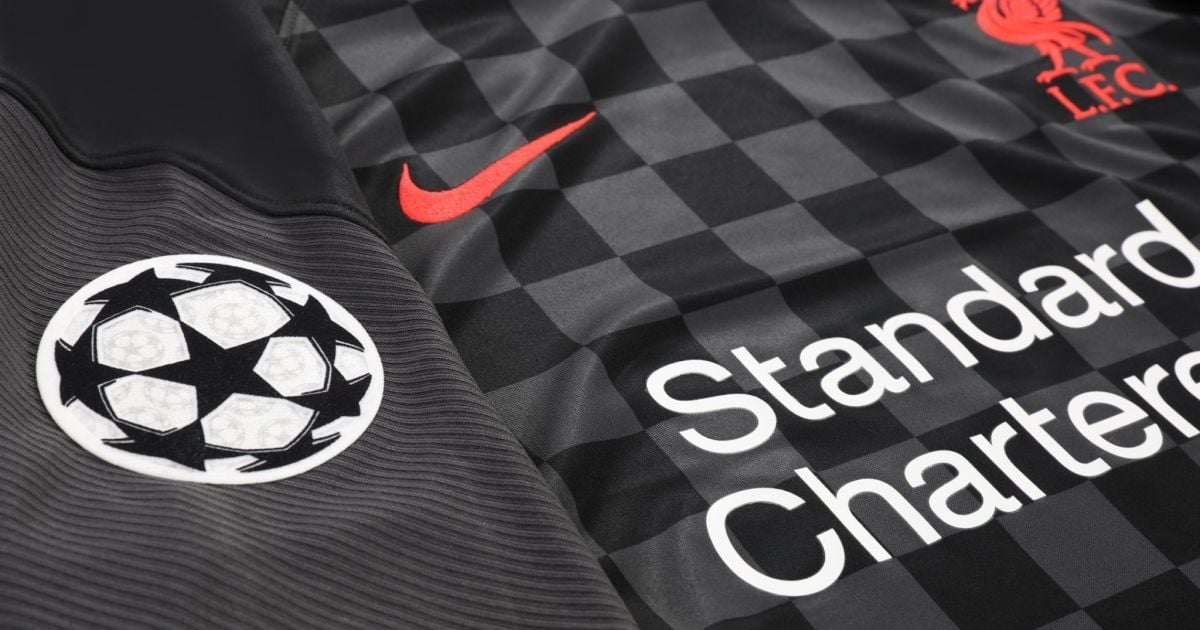 "Ліверпуль" представив нову форму за день до старту АПЛ, фанати потролили її у соцмережах