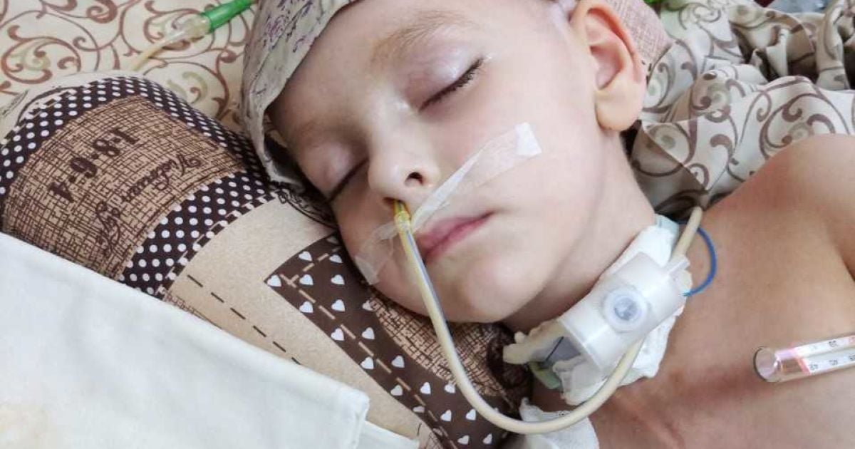 Тяжелое состояние Миши заставляет его родителей просить о срочной помощи