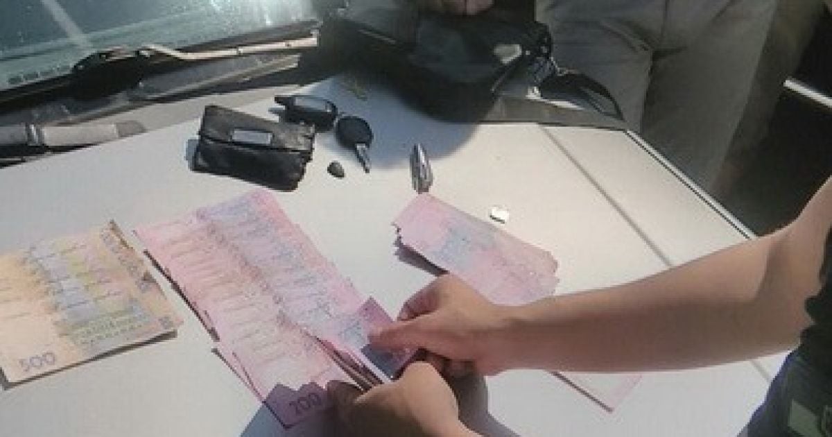 У Черкасах СБУ зловила власного співробітника на хабарі у 75 тис. грн