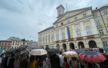 Погода у Львові на День Незалежності: синоптики попереджають про сильні дощі, грози і град