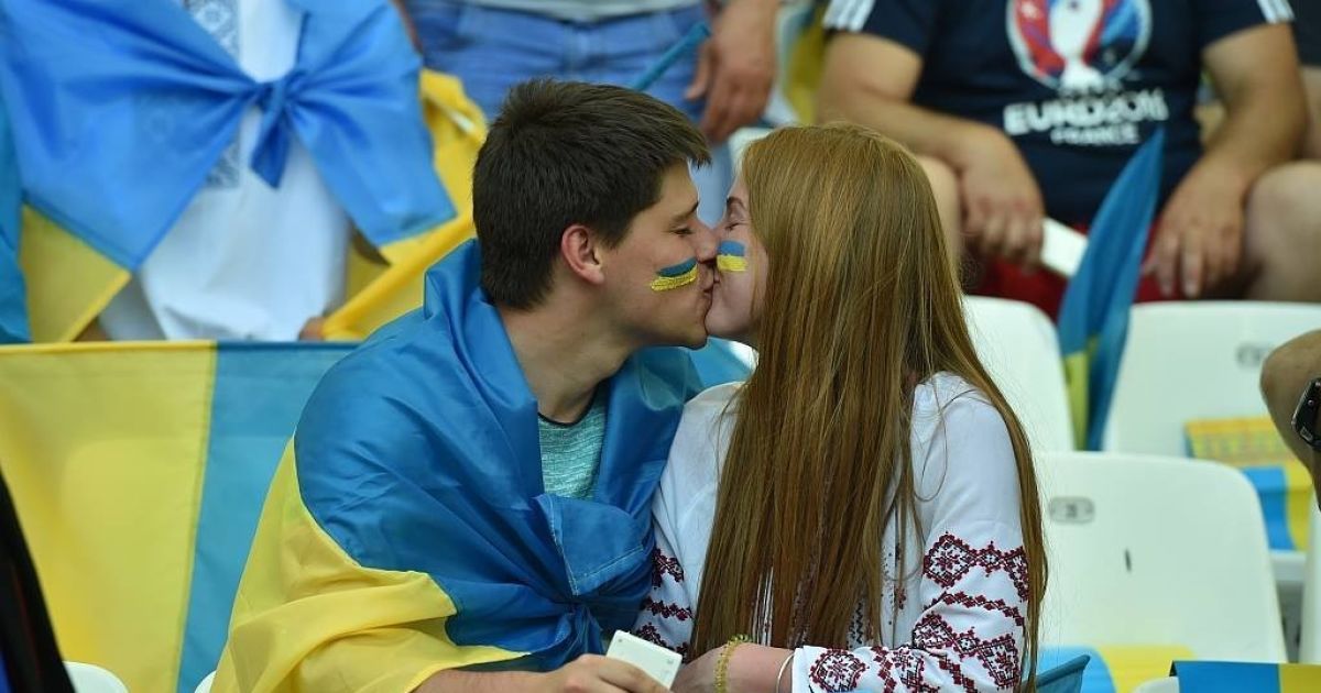 Уболівальників перевірять на алкоголь перед матчем Хорватія – Україна