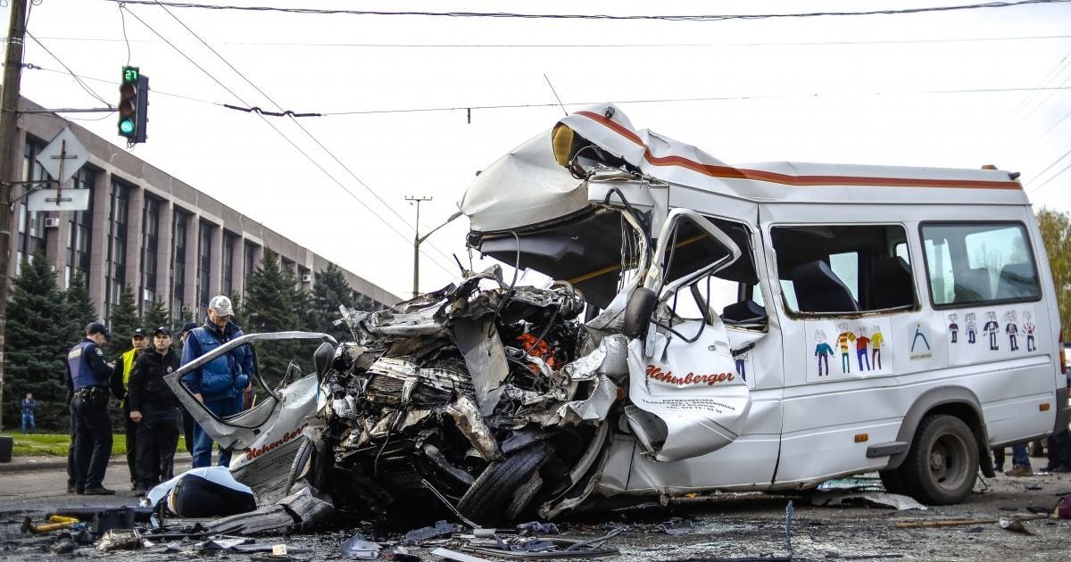 Кривий Ріг - у жалобі за загиблими в аварії вісьмома людьми