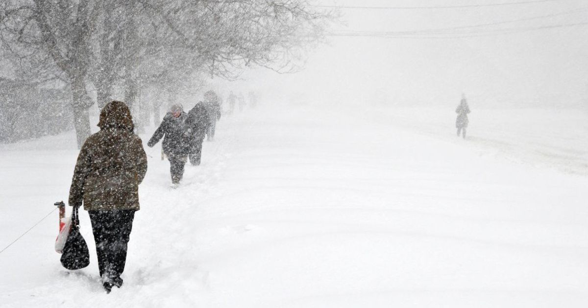 Календарна зима в Україні розпочнеться сильним снігом, хуртовинами та штормами на морі