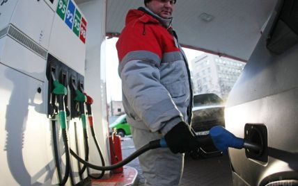 На АЗС цены на бензин разнятся аж на четыре гривны