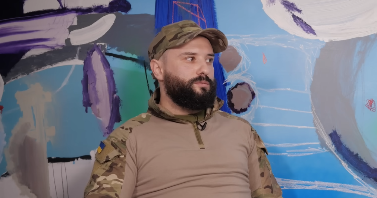Зірка "Ліги Сміху", який служить на передовій, пояснив, чому не варто називати армію РФ "чмонями"