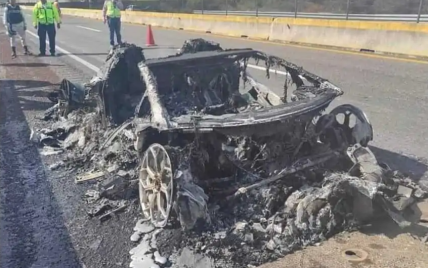 Редкий суперкар Lamborghini сгорел дотла за считанные минуты в Мексике