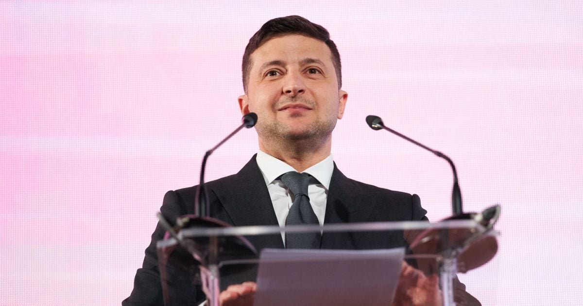 Зеленский или Порошенко: опрос показал, за кого бы сейчас проголосовали украинцы на выборах