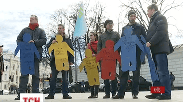 В Киеве почтили память Решата Аметова, который погиб во время аннексии Крыма