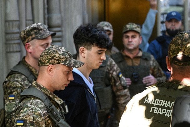 1 жовтня 2026. 20-річний Вʼячеслав Зінченко, обвинувачений у вбивстві мовознавиці й ексдепутатки Ірини Фаріон, почув вирок. Шевченківський суд Львова визнав його вину у вчиненому злочину і засудив до довічного ув’язнення. / © Getty Images
