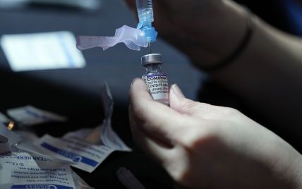 Во Франции детям укололи вдвое большую дозу COVID-вакцины: что случилось